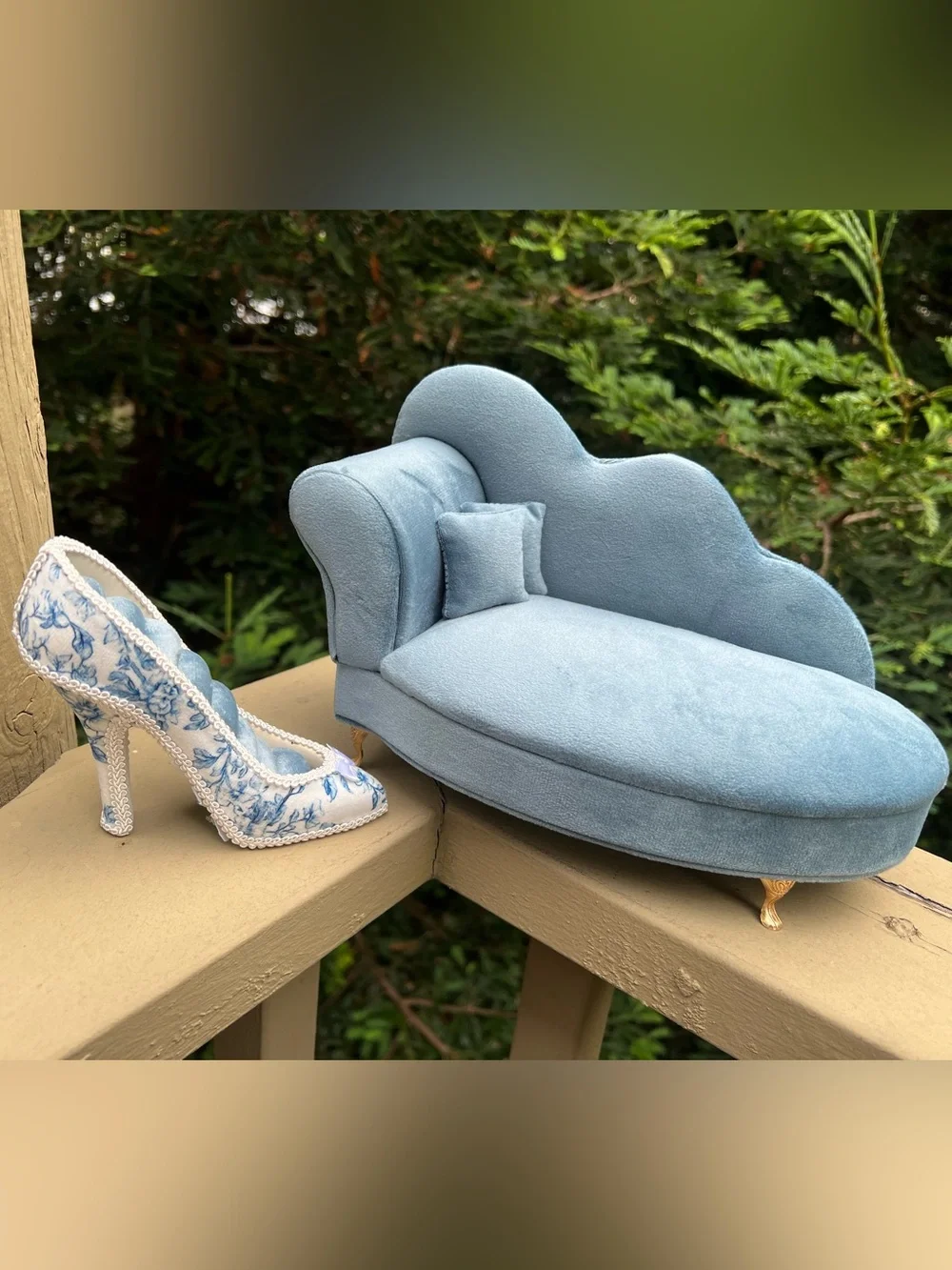 Blue Floral Toile Jewelry Case & High Heel Ring Holder Set